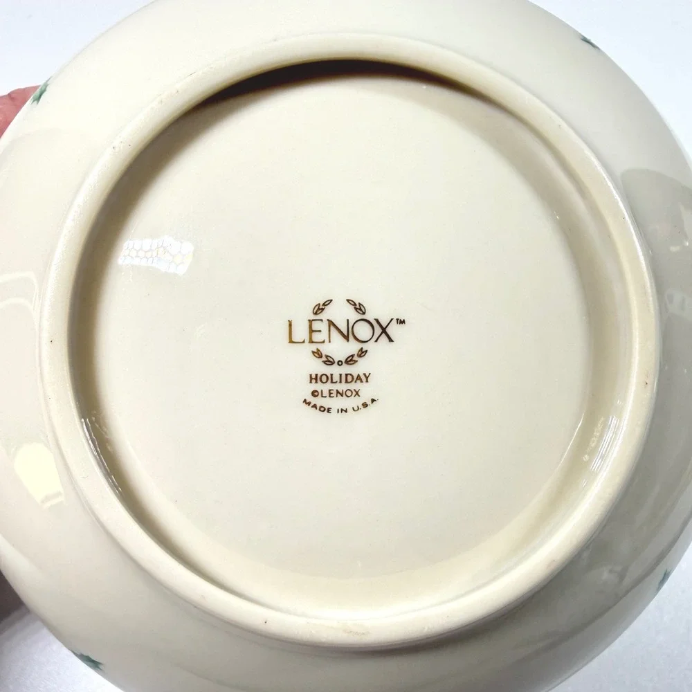 LENOX Holiday Pierced Bowl Ivory Bone China Gold Trim Holly Berry Made in USA 6